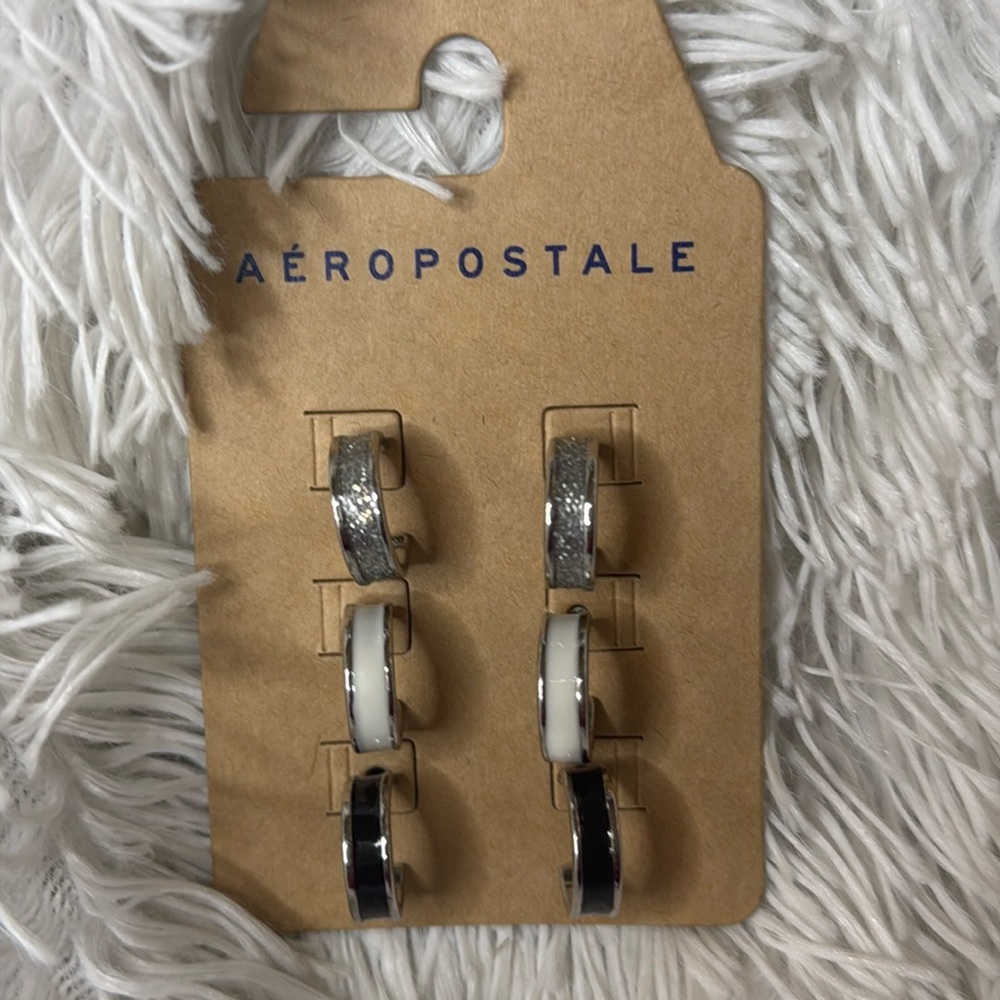 Set of 3 pairs of earrings new with tags
